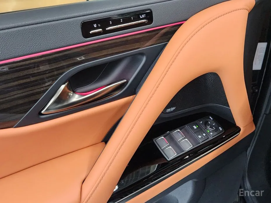 Фото 9 - Lexus LX