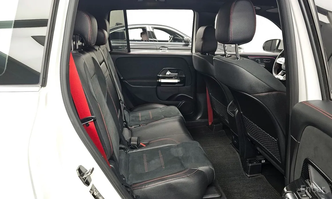 Фото 12 - Mercedes-Benz GLB-Class