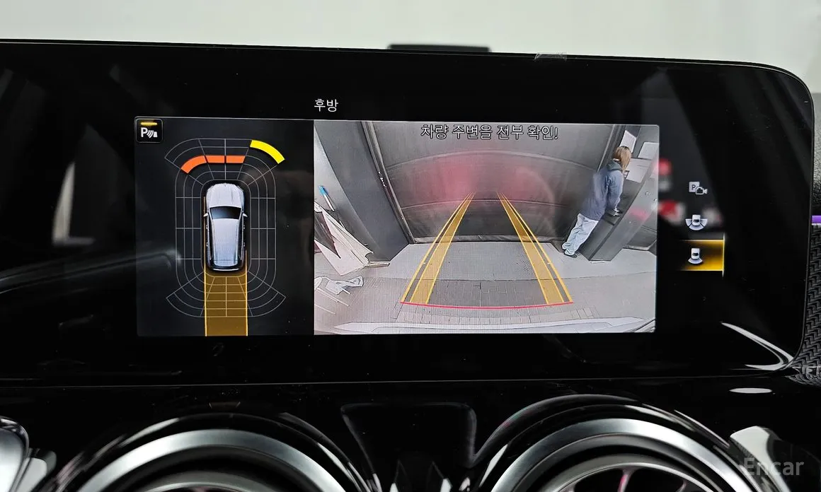 Фото 15 - Mercedes-Benz GLB-Class