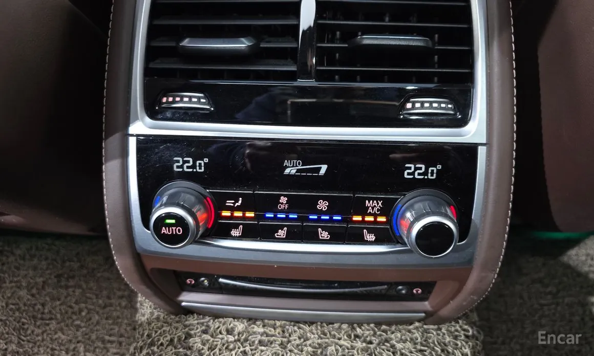 Фото 18 - BMW 7 Series