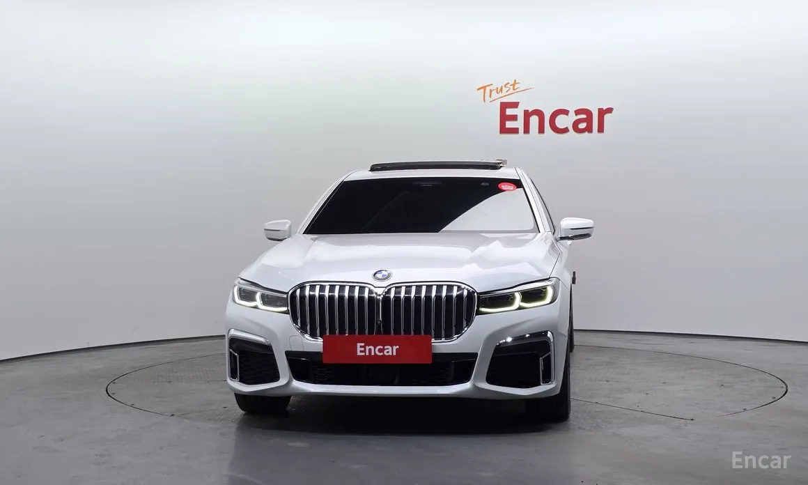 Фото 3 - BMW 7 Series