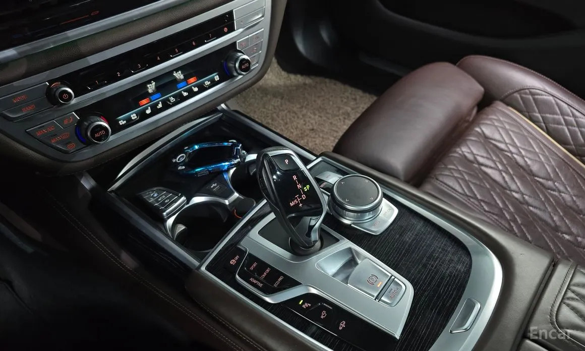 Фото 9 - BMW 7 Series