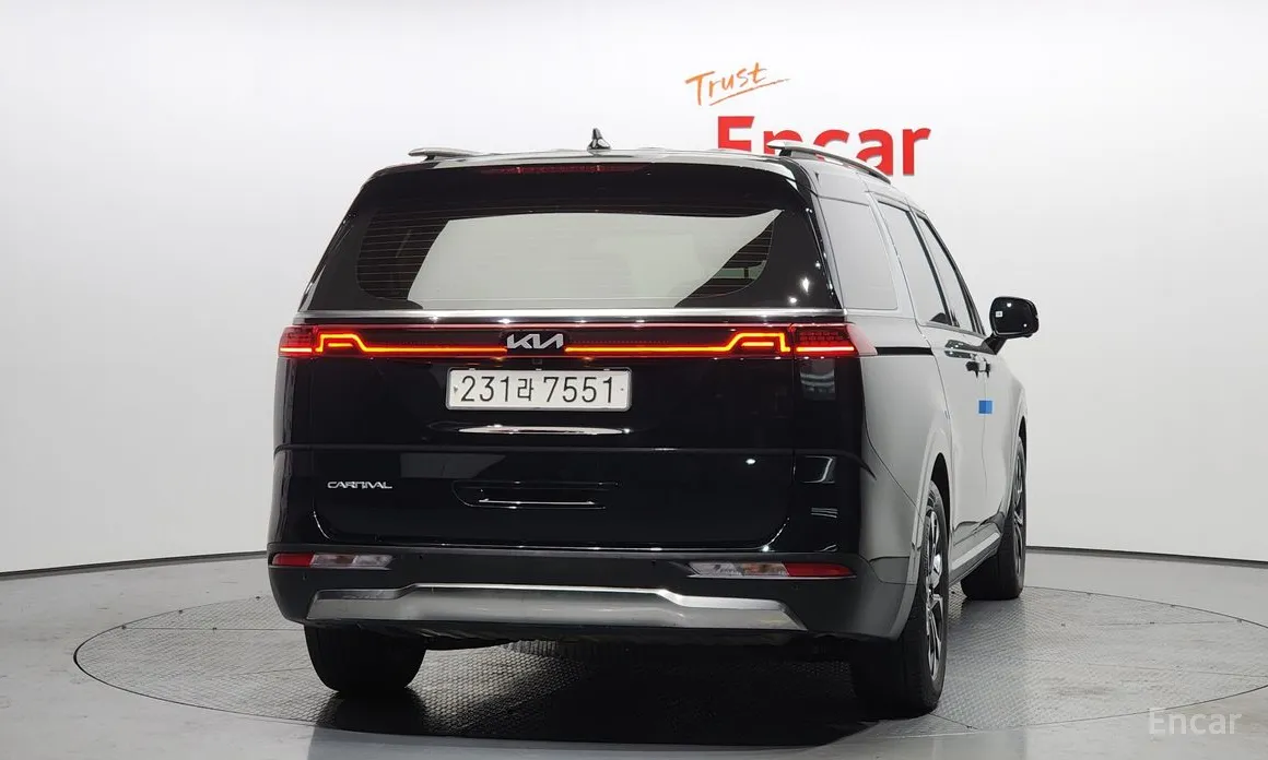 Фото 4 - Kia Carnival