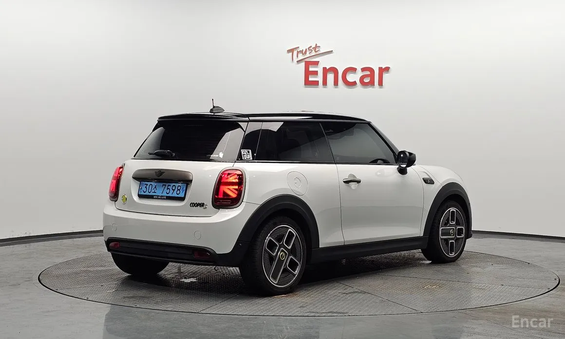 Фото 2 - Mini Cooper