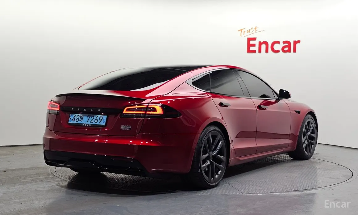 Фото 2 - Tesla Model S