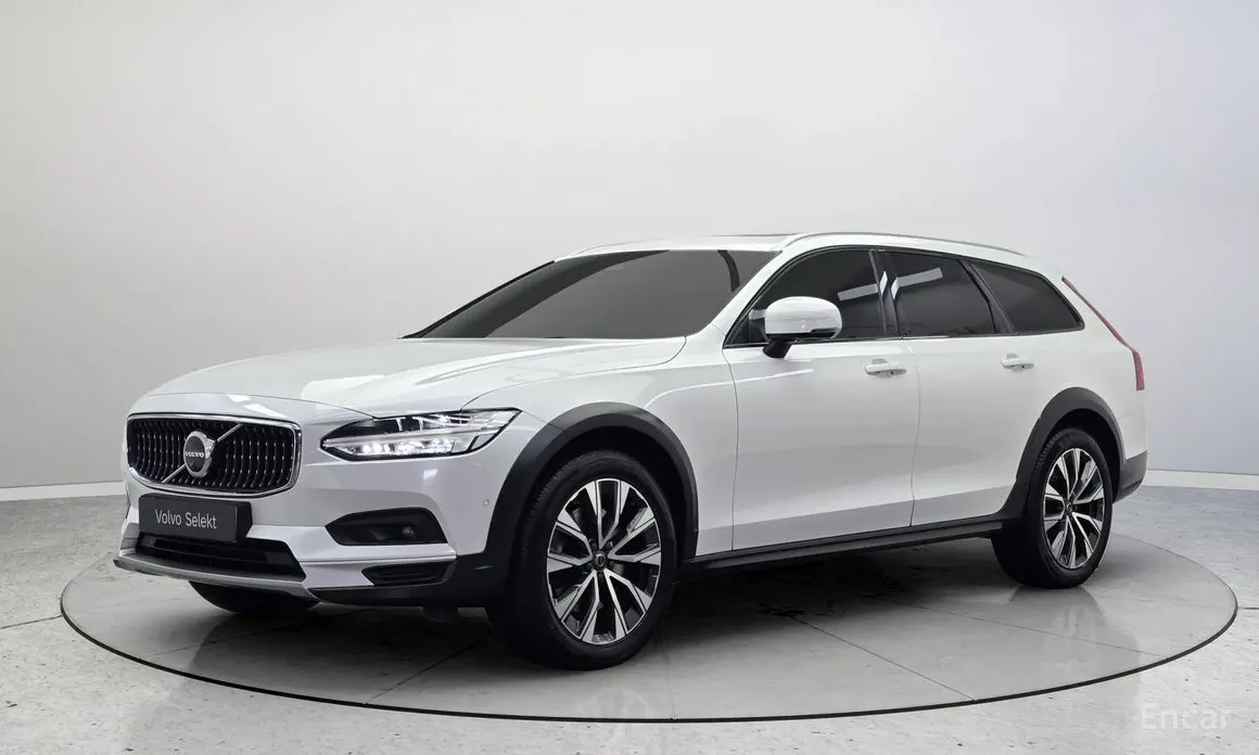 Фото 1 - Volvo V90