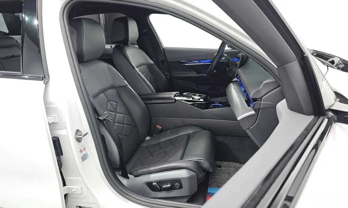 Фото 10 - BMW i5