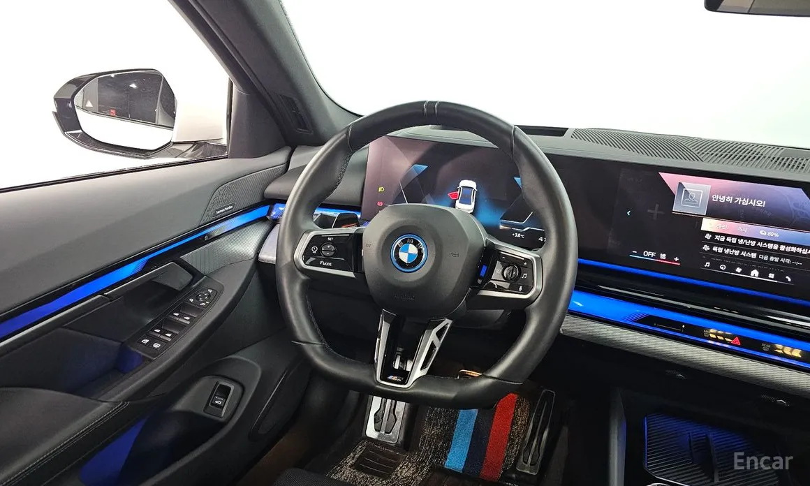 Фото 13 - BMW i5