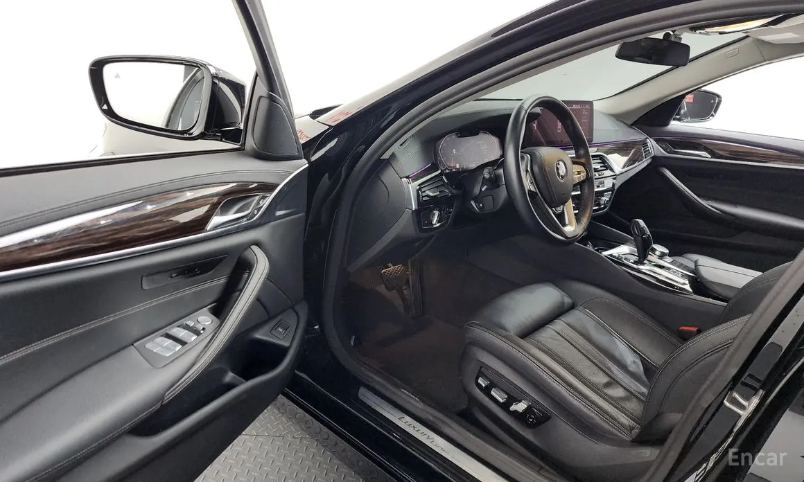 BMW 5 Series 2017 520i Luxury