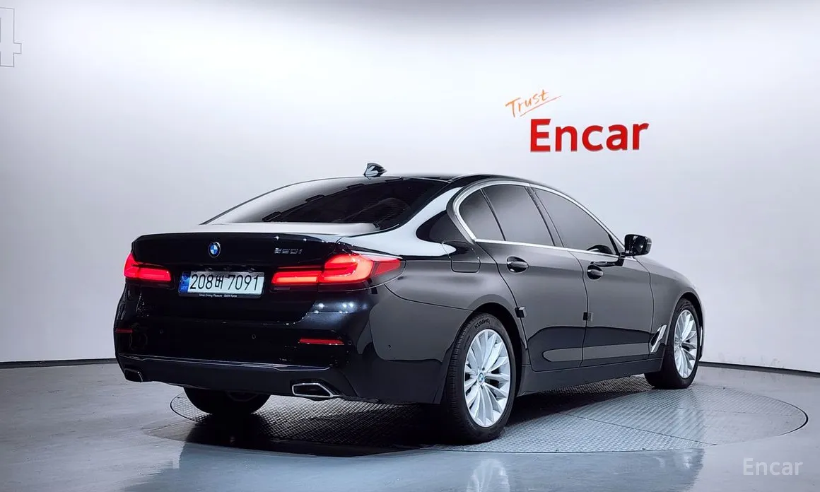 BMW 5 Series 2017 520i Luxury