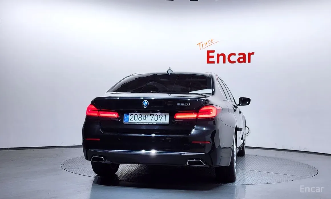 BMW 5 Series 2017 520i Luxury