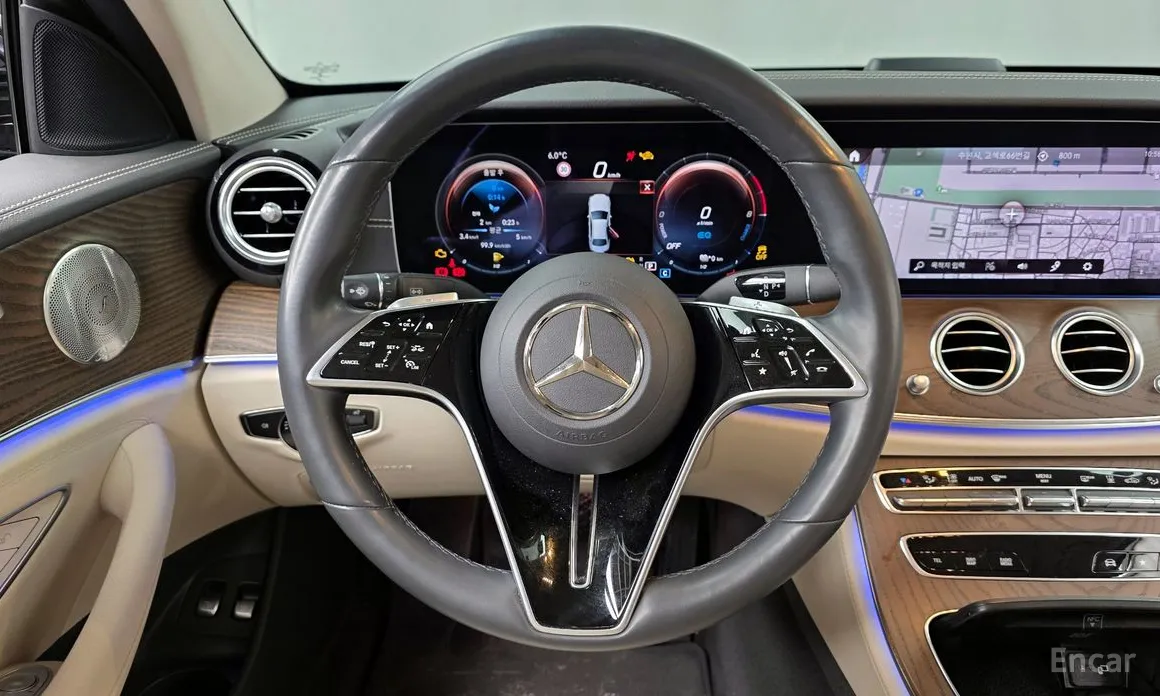 Фото 13 - Mercedes-Benz E-Class