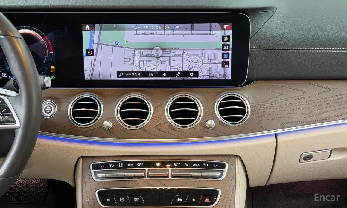 Фото 14 - Mercedes-Benz E-Class