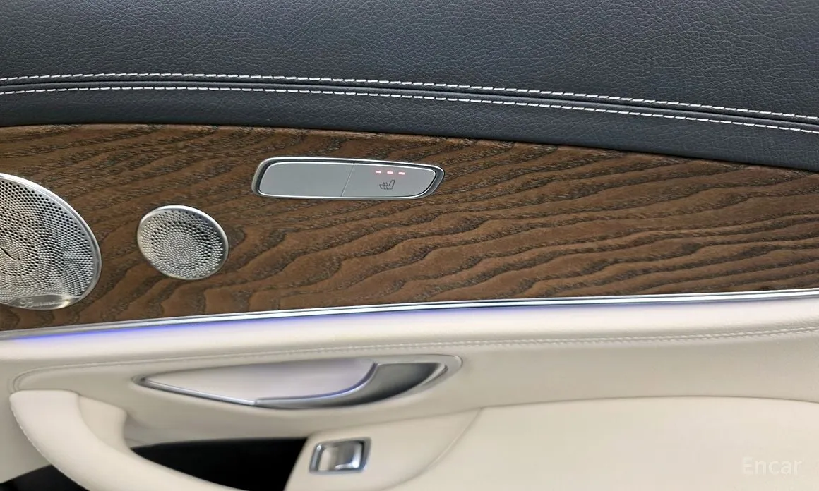 Фото 18 - Mercedes-Benz E-Class