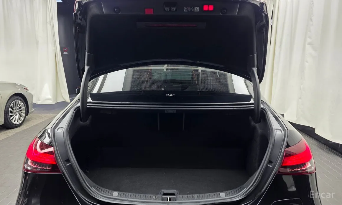 Фото 20 - Mercedes-Benz E-Class