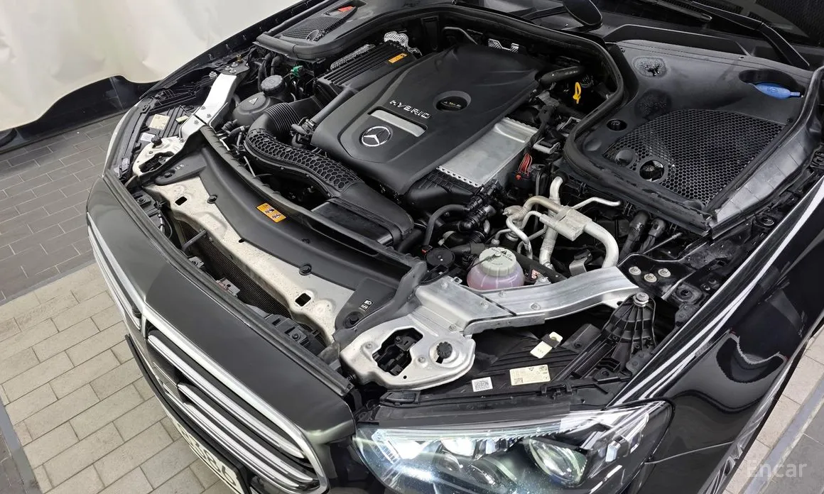 Фото 6 - Mercedes-Benz E-Class