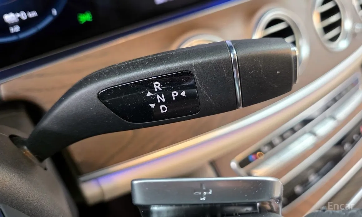 Фото 9 - Mercedes-Benz E-Class