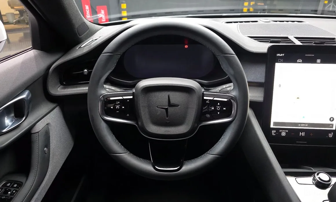 Фото 13 - Polestar 2