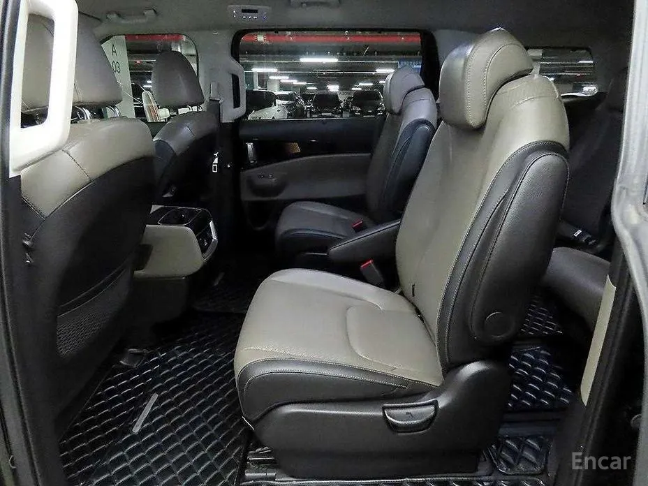 Фото 7 - Kia Carnival