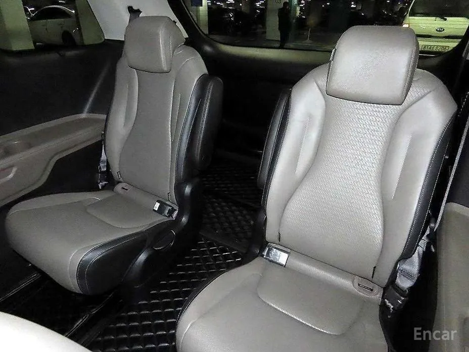 Фото 8 - Kia Carnival