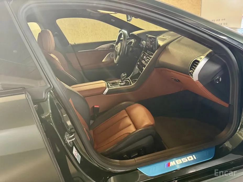 Photo 12 - BMW 8 Series