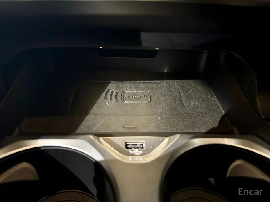 Photo 17 - BMW 8 Series