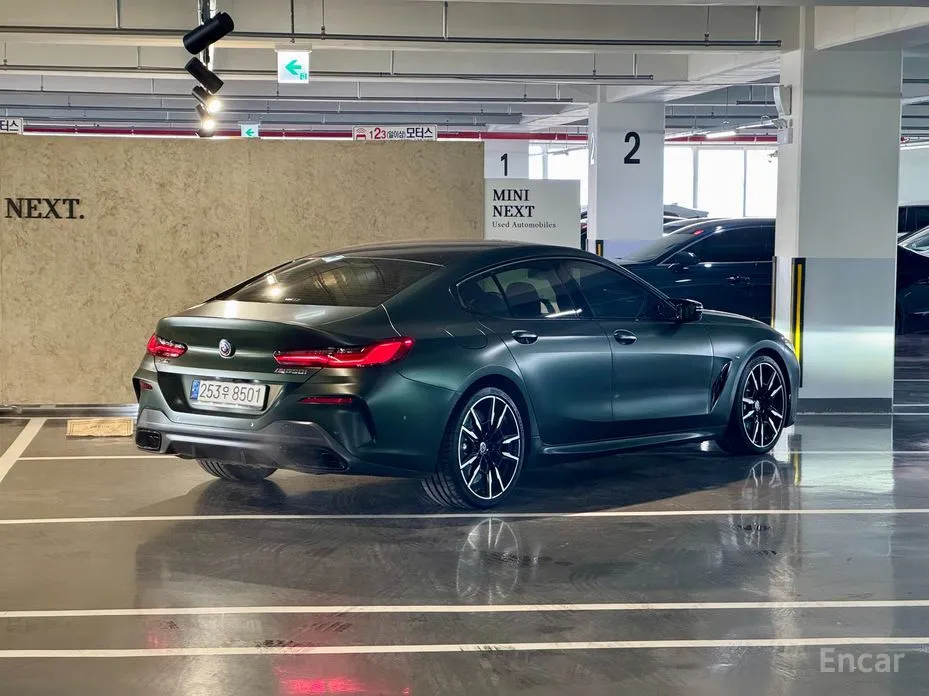 Photo 2 - BMW 8 Series