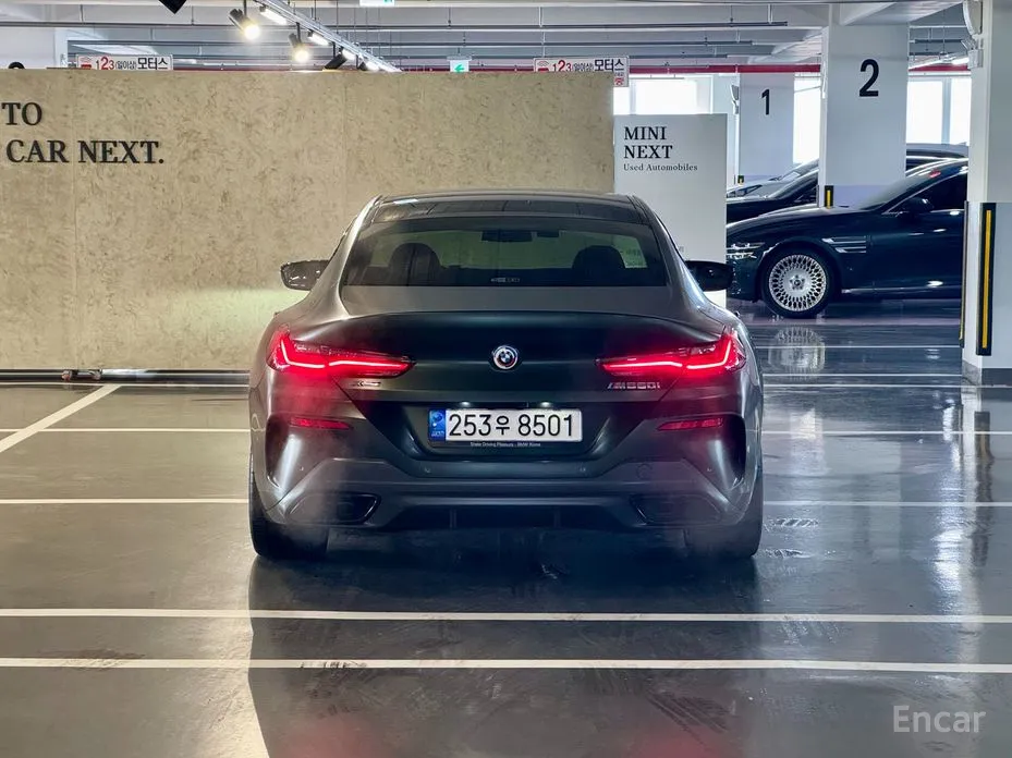 Photo 4 - BMW 8 Series