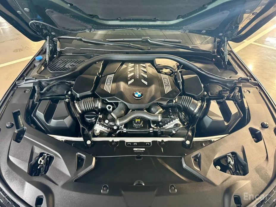 Photo 6 - BMW 8 Series