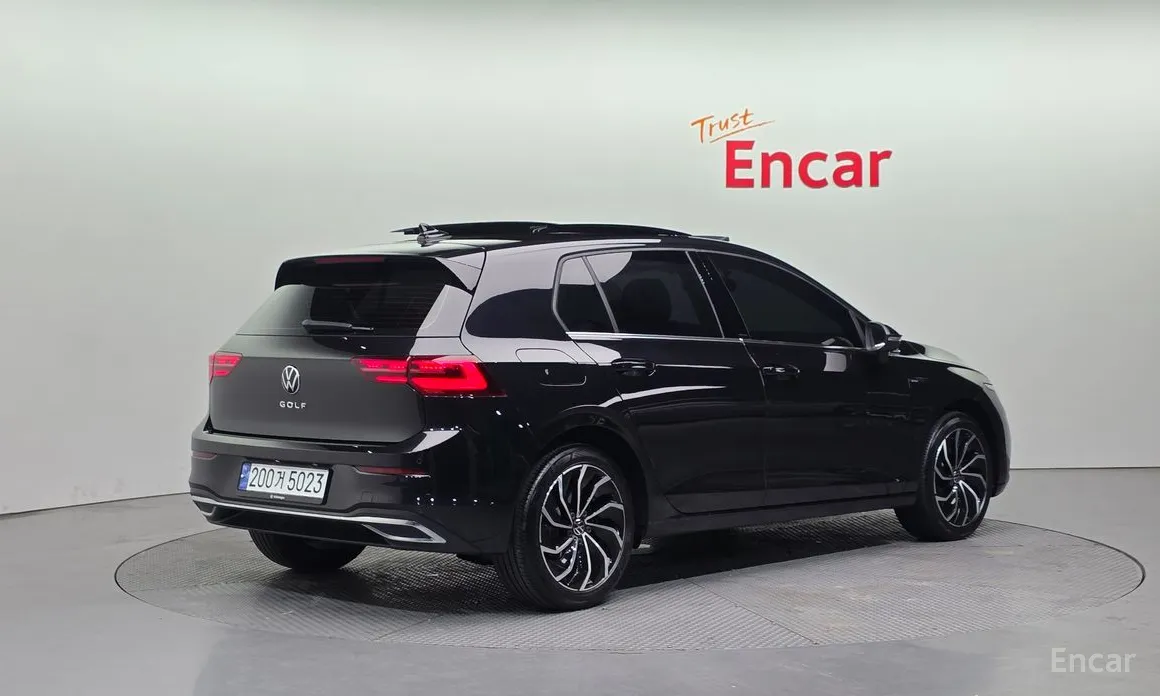 Фото 2 - Volkswagen Golf