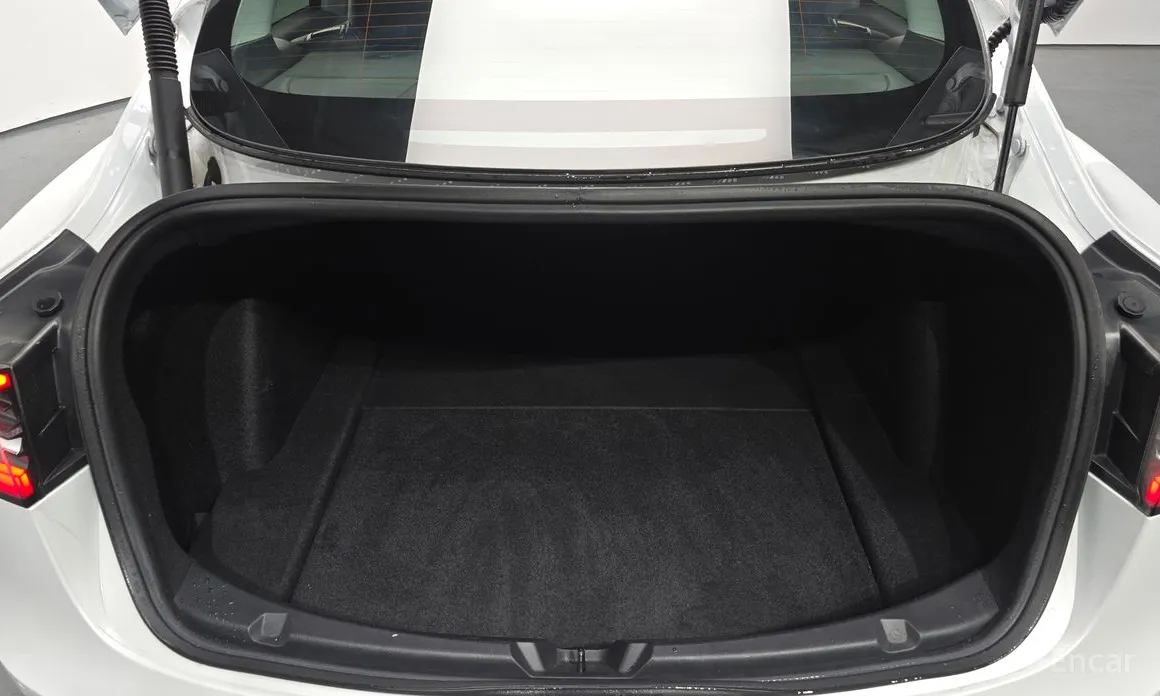 Фото 20 - Tesla Model 3