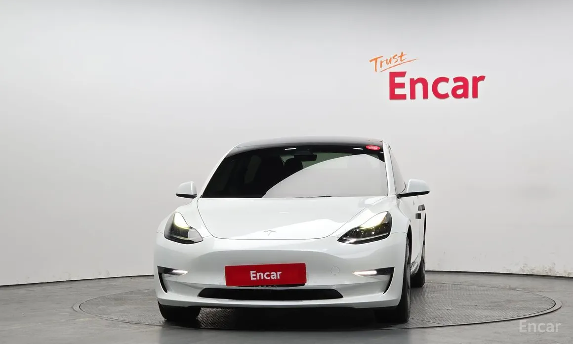 Фото 3 - Tesla Model 3