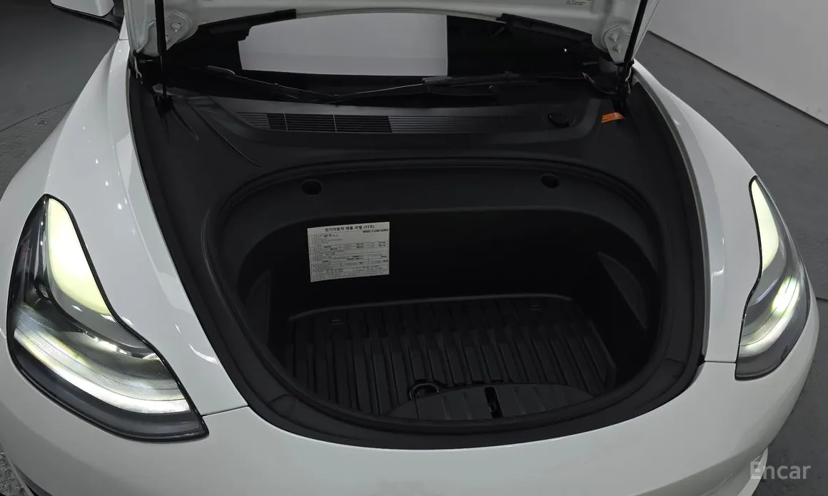 Фото 6 - Tesla Model 3