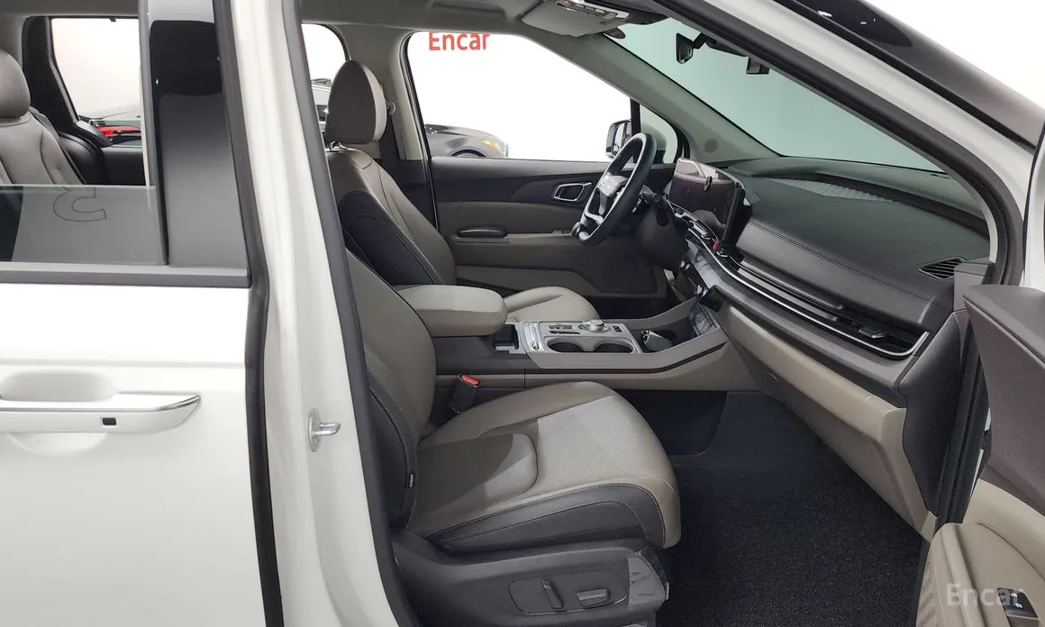 Фото 11 - Kia Carnival