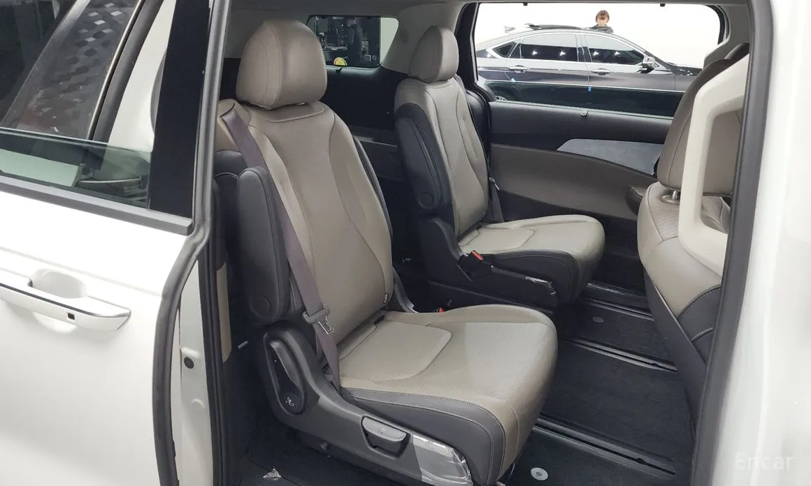 Фото 12 - Kia Carnival