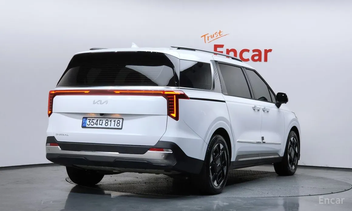 Фото 2 - Kia Carnival