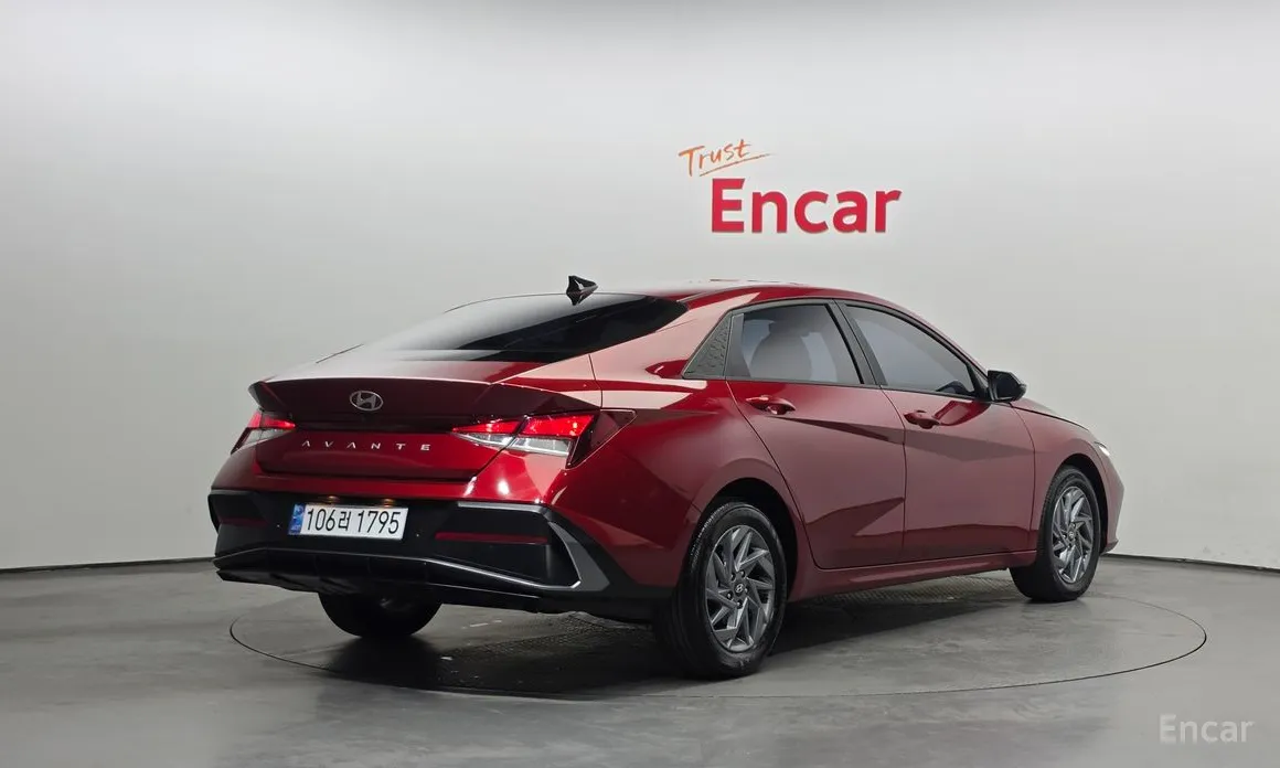 Фото 2 - Hyundai Avante