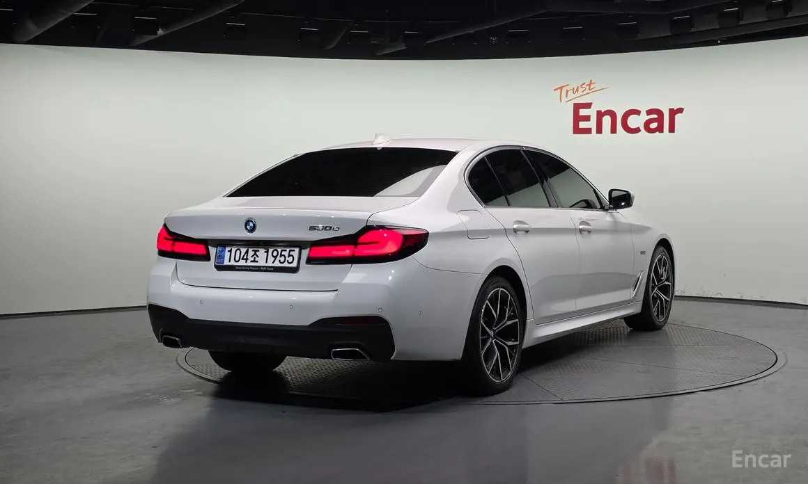 Фото 2 - BMW 5 Series