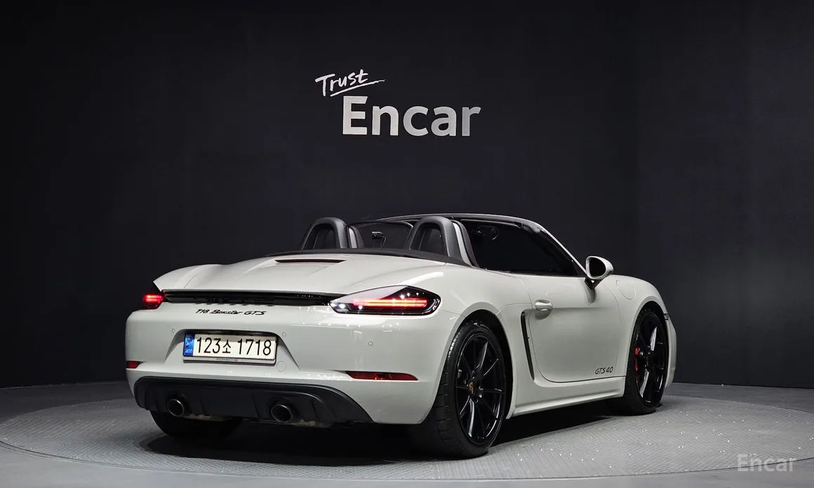 Фото 2 - Porsche 718