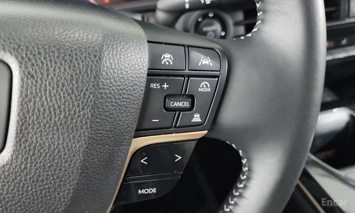 Фото 17 - Toyota Crown