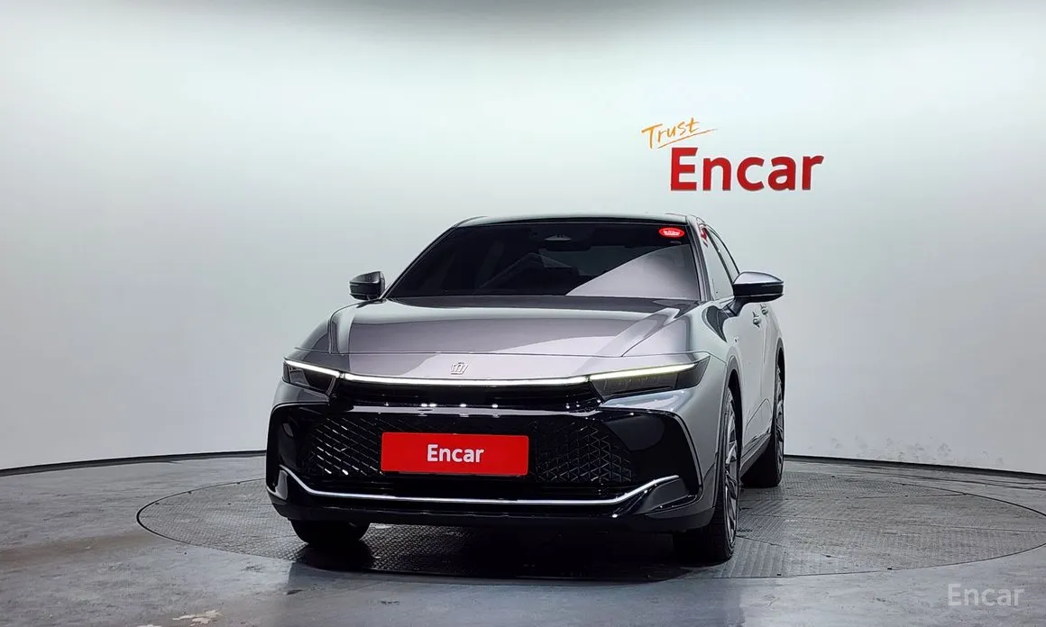 Фото 3 - Toyota Crown