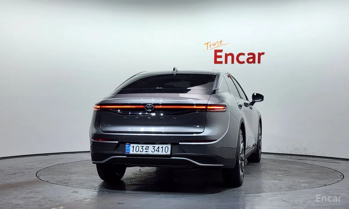 Фото 4 - Toyota Crown