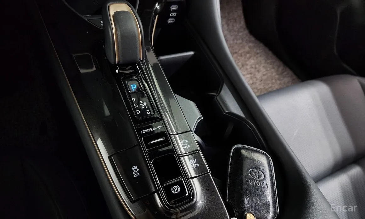 Фото 9 - Toyota Crown