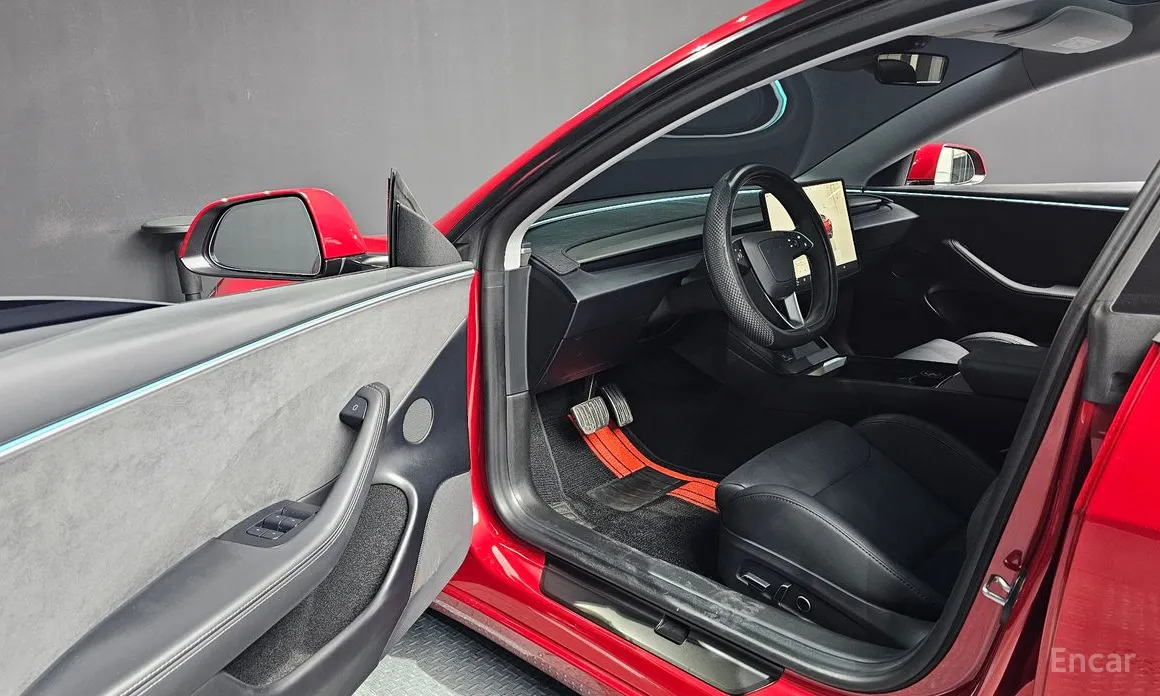 Фото 10 - Tesla Model 3