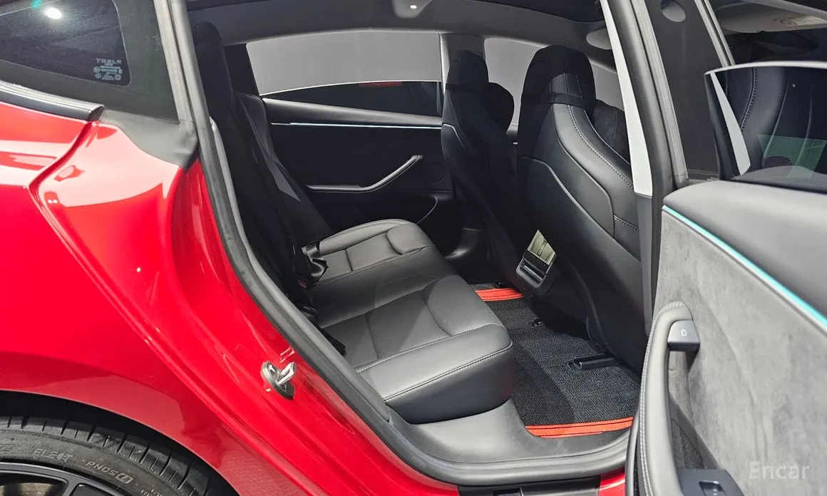 Фото 12 - Tesla Model 3