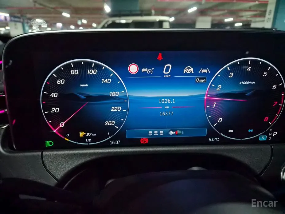 Фото 10 - Mercedes-Benz E-Class