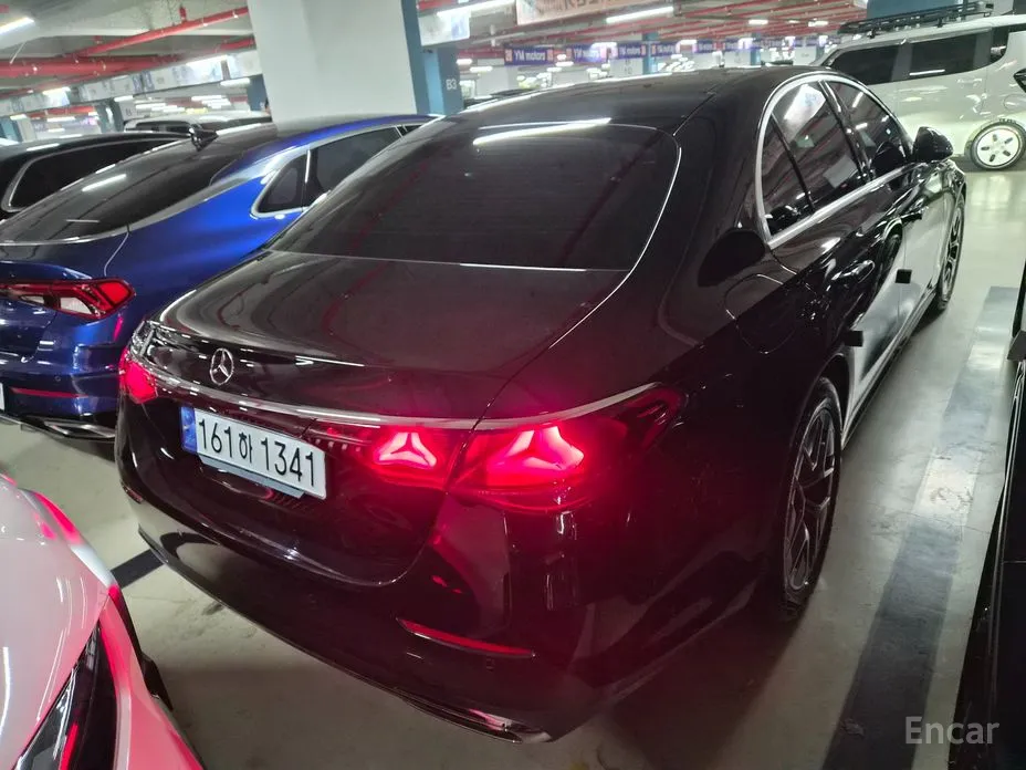 Фото 4 - Mercedes-Benz E-Class