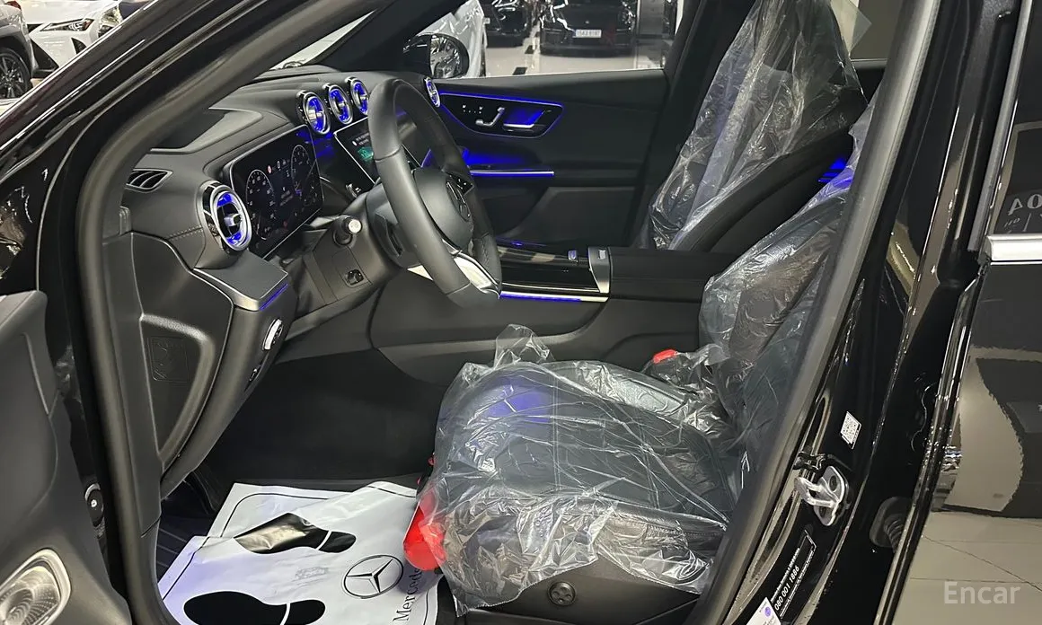Mercedes-Benz GLC-Class 2023 GLC300 4MATIC Avnatgarde Coupe