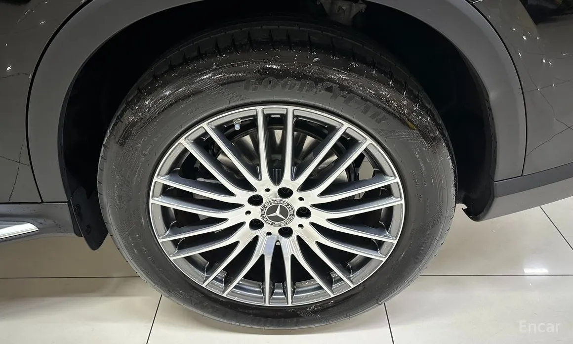 Mercedes-Benz GLC-Class 2023 GLC300 4MATIC Avnatgarde Coupe