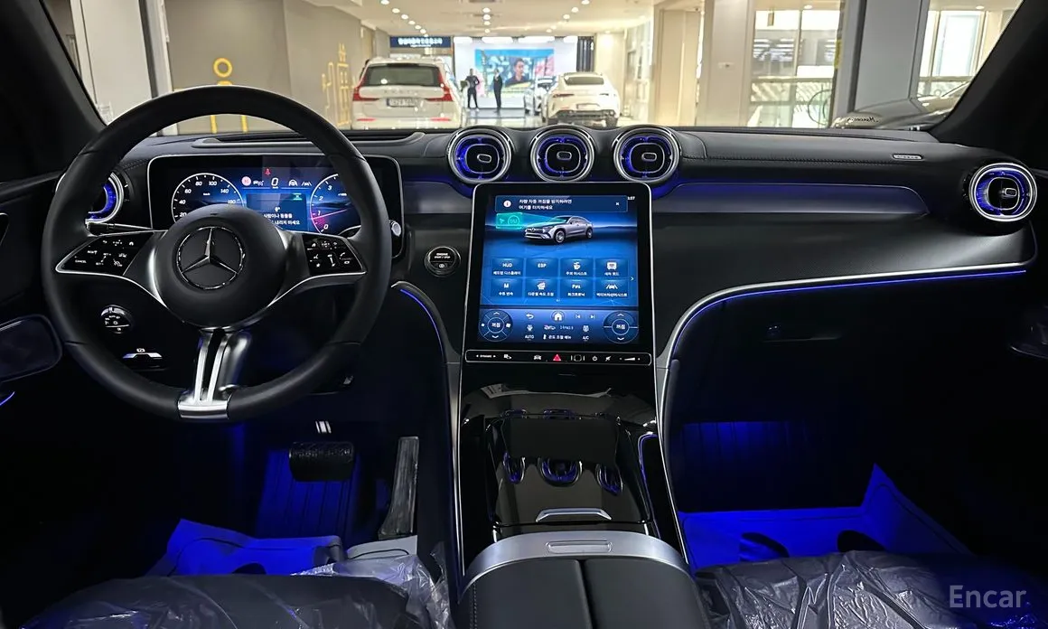 Mercedes-Benz GLC-Class 2023 GLC300 4MATIC Avnatgarde Coupe